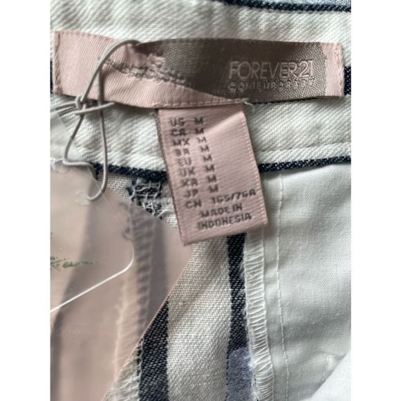 Striped Wide Legged 3/4 Length NWT - Picture 8 of 9